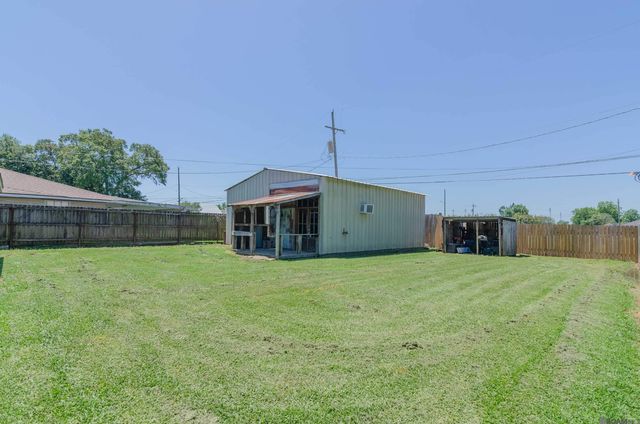 24618 Pecan Place Dr, Plaquemine, LA 70764