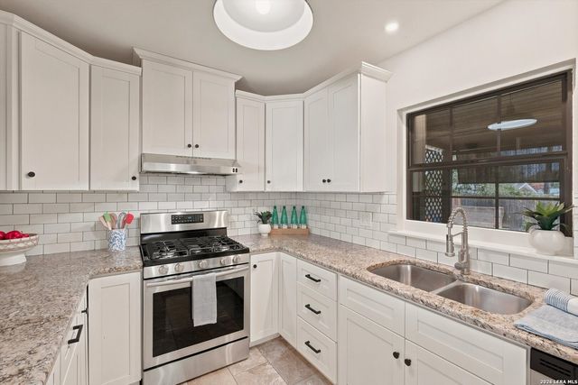414 Storeywood, San Antonio, TX 78213