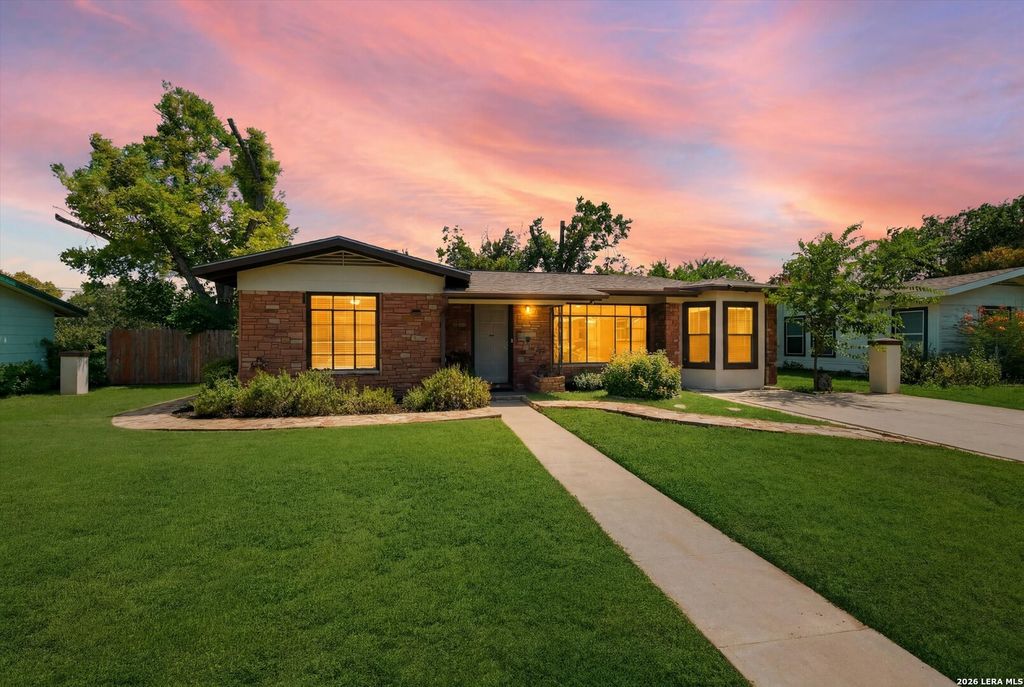 414 Storeywood, San Antonio, TX 78213