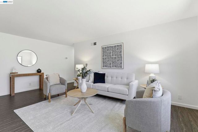 7359 7361 Glenoaks Way, Dublin, CA 94568