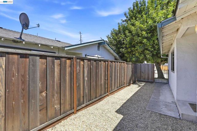 7359 7361 Glenoaks Way, Dublin, CA 94568