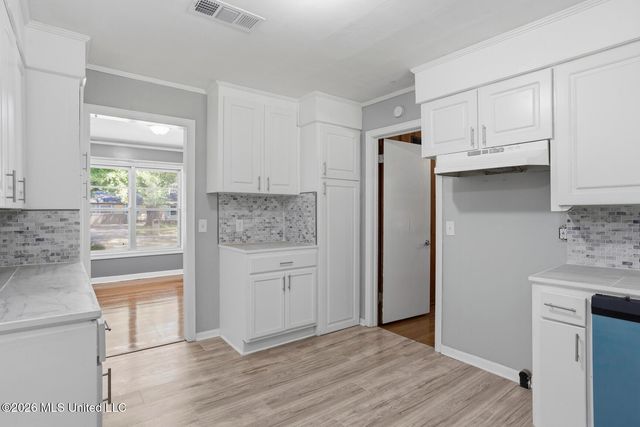 5863 Canton Park Drive, Jackson, MS 39211