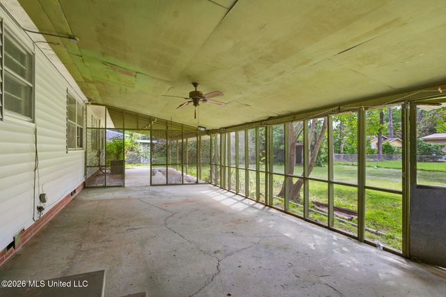 5863 Canton Park Drive, Jackson, MS 39211