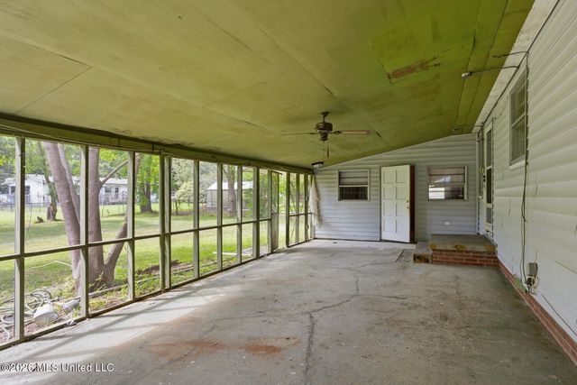 5863 Canton Park Drive, Jackson, MS 39211