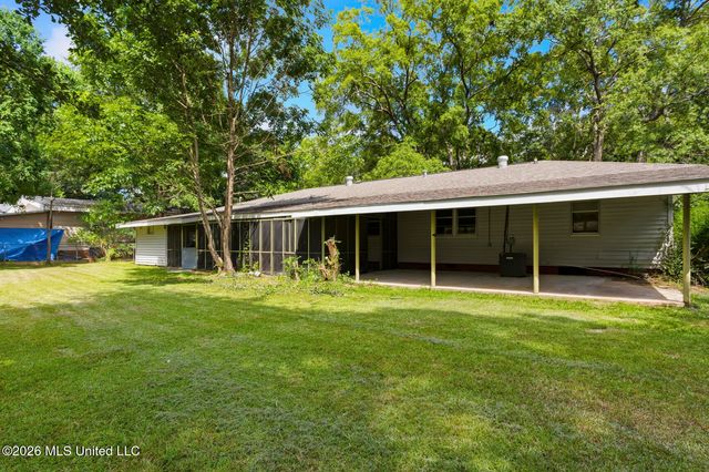 5863 Canton Park Drive, Jackson, MS 39211