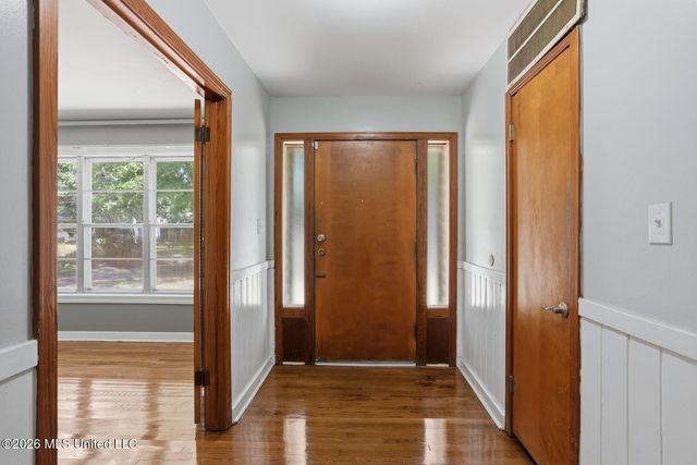 5863 Canton Park Drive, Jackson, MS 39211