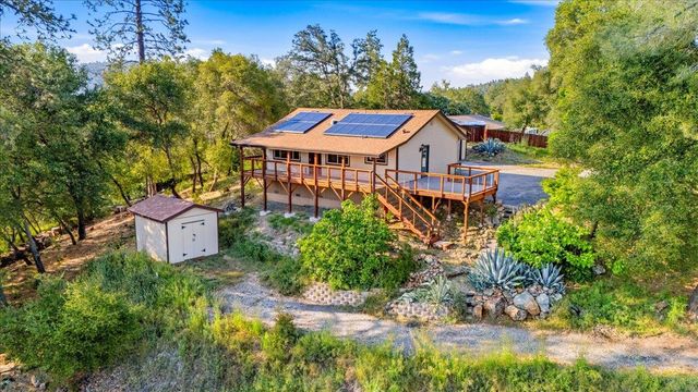 18572 Estrada Pl, Grass Valley, CA 95949