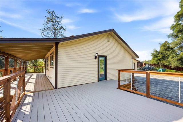18572 Estrada Pl, Grass Valley, CA 95949