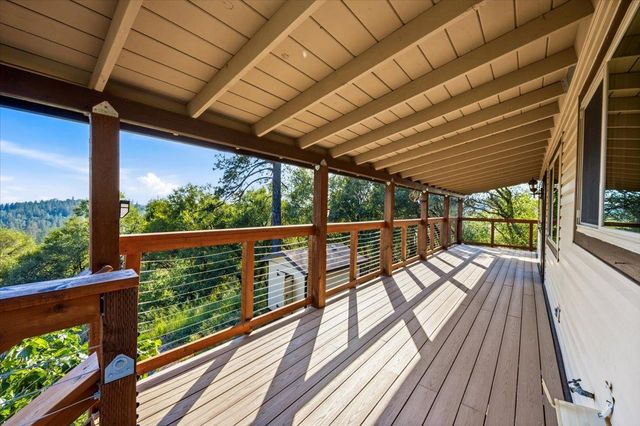 18572 Estrada Pl, Grass Valley, CA 95949