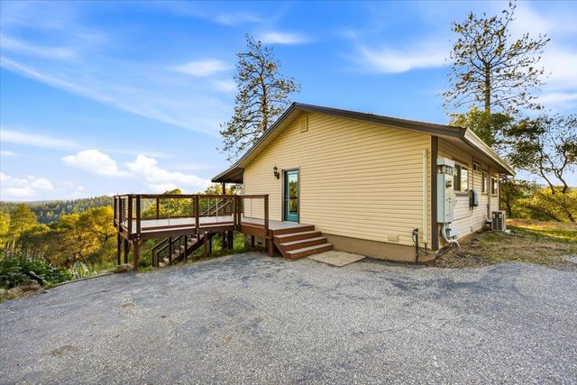 18572 Estrada Pl, Grass Valley, CA 95949