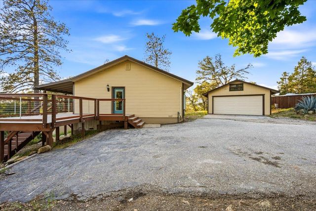 18572 Estrada Pl, Grass Valley, CA 95949