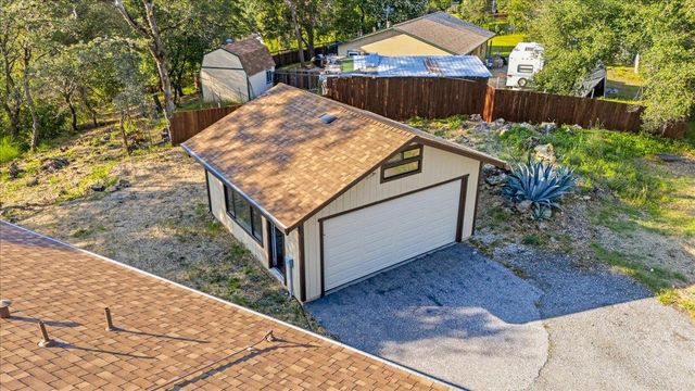 18572 Estrada Pl, Grass Valley, CA 95949
