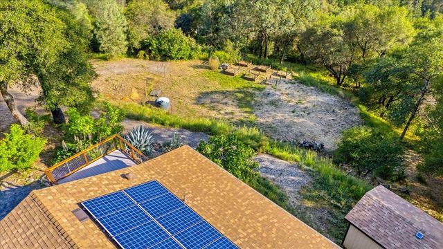 18572 Estrada Pl, Grass Valley, CA 95949