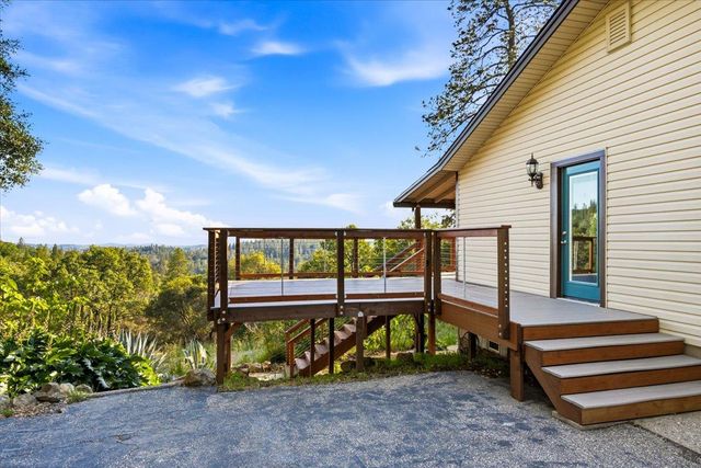 18572 Estrada Pl, Grass Valley, CA 95949