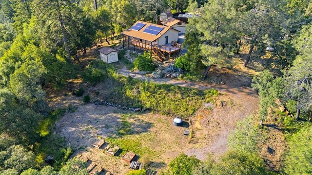 18572 Estrada Pl, Grass Valley, CA 95949