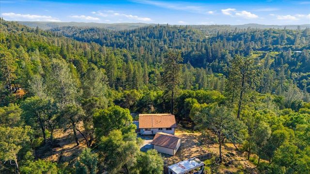 18572 Estrada Pl, Grass Valley, CA 95949