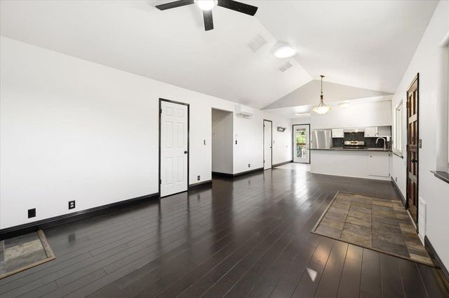 18572 Estrada Pl, Grass Valley, CA 95949