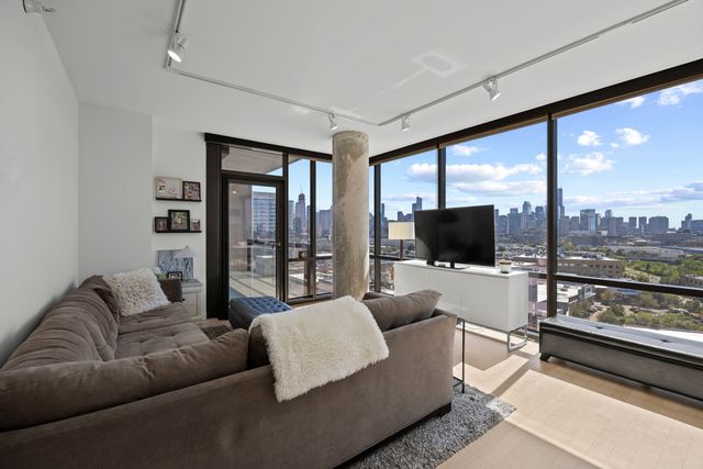 860 W Blackhawk Street 1401, Chicago, IL 60642