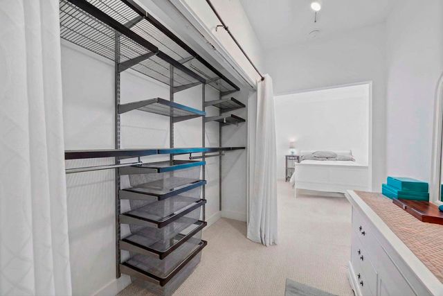 860 W Blackhawk Street 1401, Chicago, IL 60642