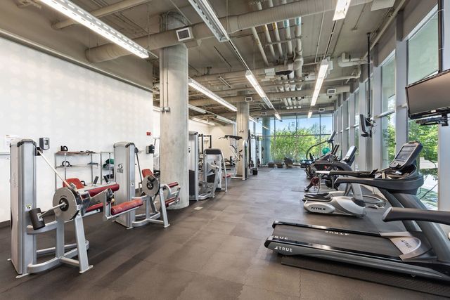 860 W Blackhawk Street 1401, Chicago, IL 60642