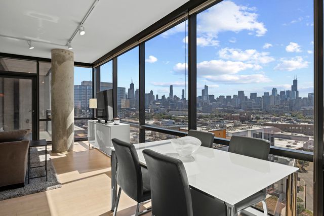 860 W Blackhawk Street 1401, Chicago, IL 60642