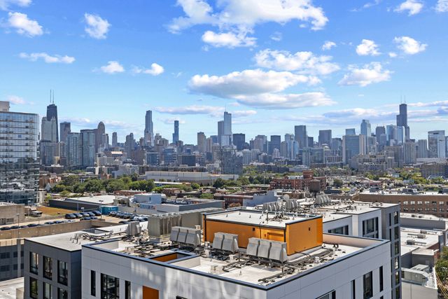 860 W Blackhawk Street 1401, Chicago, IL 60642