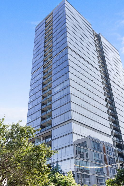 860 W Blackhawk Street 1401, Chicago, IL 60642