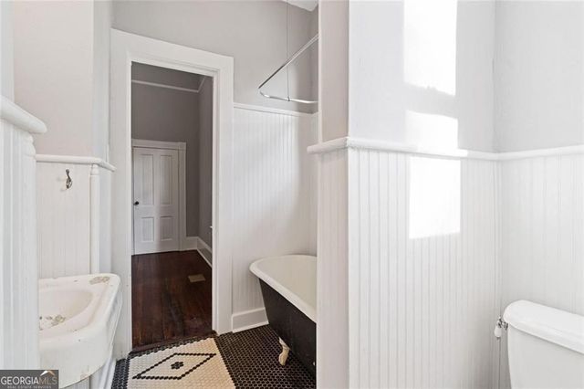 460 Oakdale Road NE, Atlanta, GA 30307