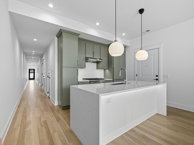 2471 N Clybourn Avenue 1, Chicago, IL 60638