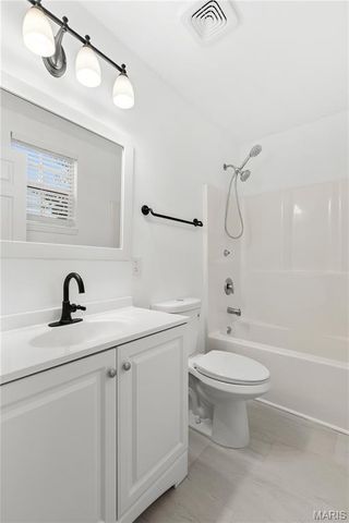 723 N 7th Street, St Charles, MO 63301