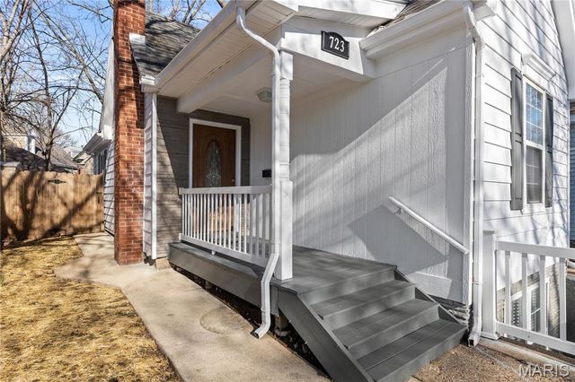 723 N 7th Street, St Charles, MO 63301