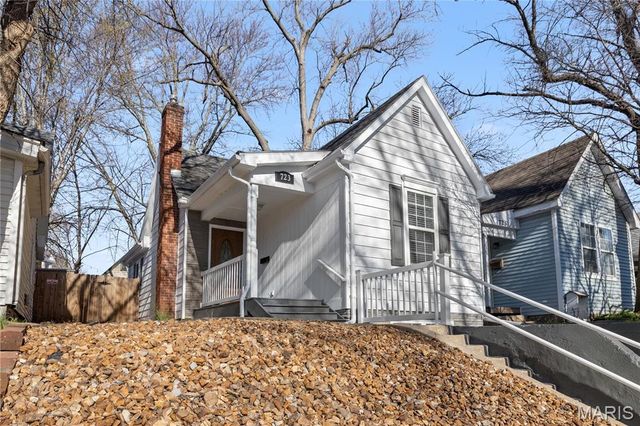 723 N 7th Street, St Charles, MO 63301