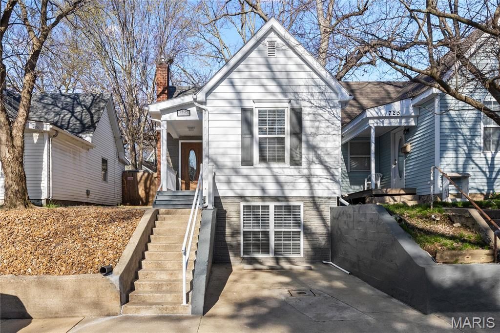 723 N 7th Street, St Charles, MO 63301