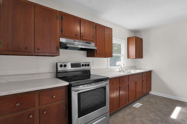 18 Watson Street, Fredericktown, OH 43019