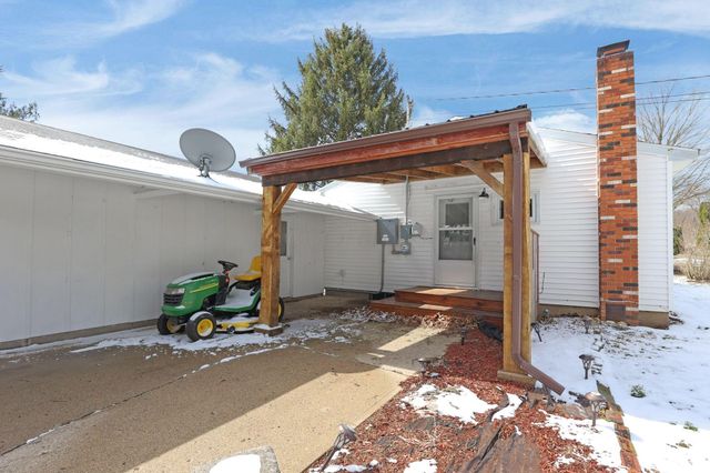 18 Watson Street, Fredericktown, OH 43019