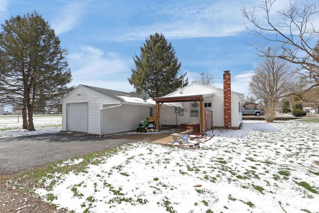 18 Watson Street, Fredericktown, OH 43019