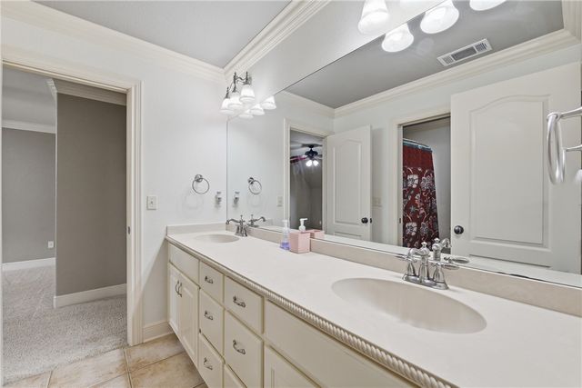 323 Saint James Avenue, Springdale, AR 72764