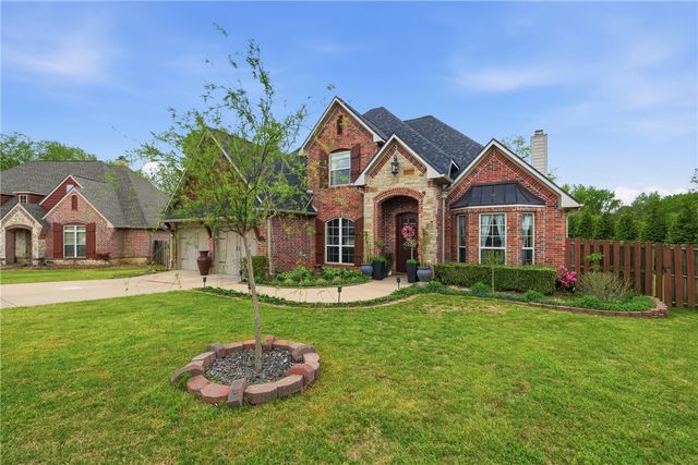 323 Saint James Avenue, Springdale, AR 72764