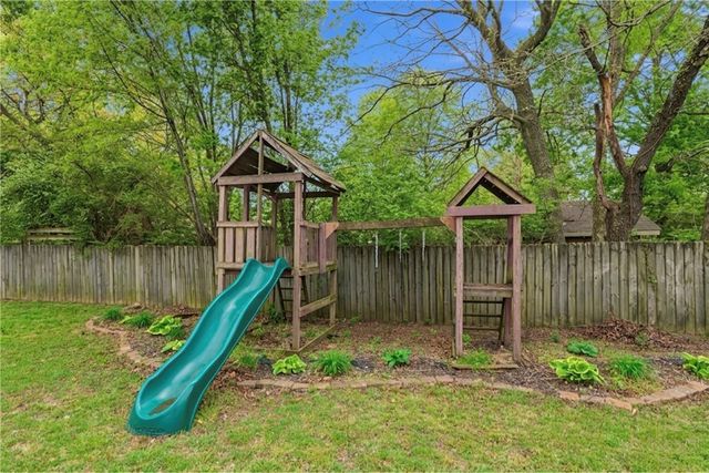 323 Saint James Avenue, Springdale, AR 72764