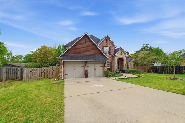 323 Saint James Avenue, Springdale, AR 72764