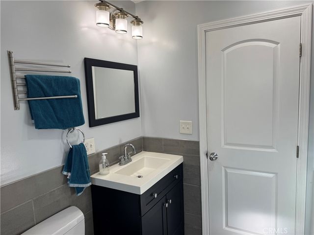 10406 San Carlos, South Gate, CA 90280