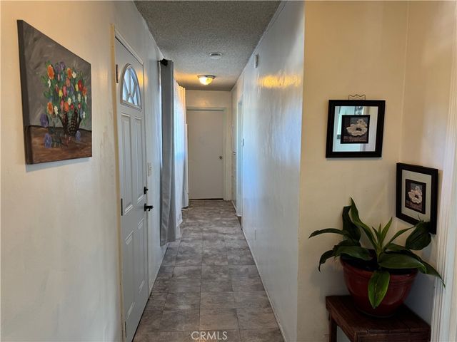 10406 San Carlos, South Gate, CA 90280