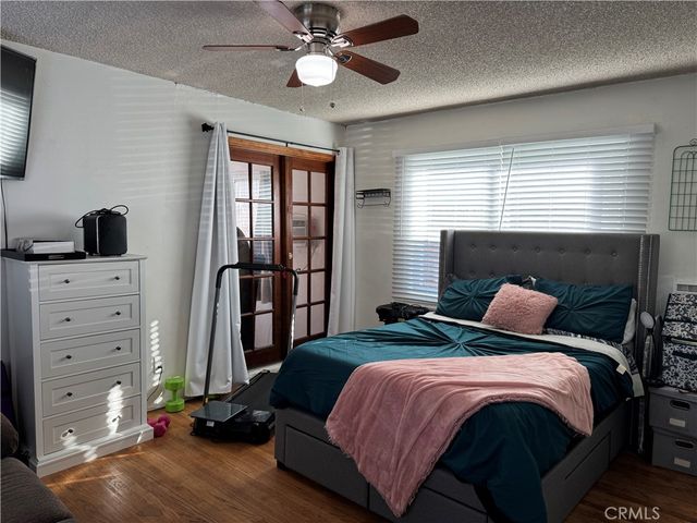 10406 San Carlos, South Gate, CA 90280