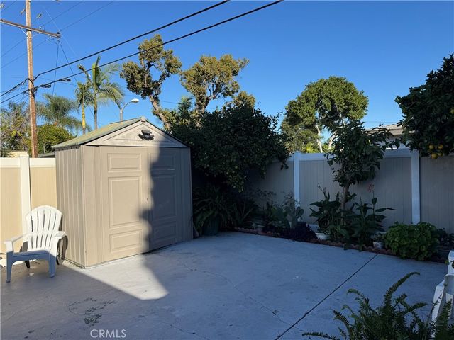 10406 San Carlos, South Gate, CA 90280
