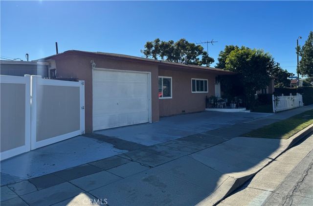 10406 San Carlos, South Gate, CA 90280