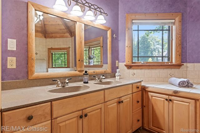 4489 Clara Louise Ct, Saline Township, MI 48176