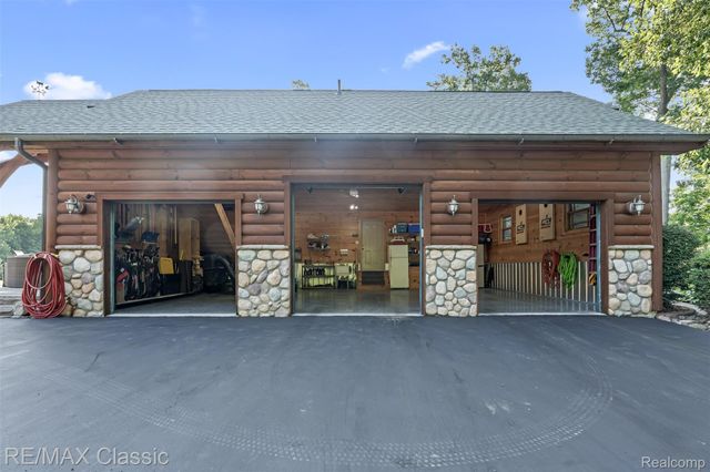 4489 Clara Louise Ct, Saline Township, MI 48176