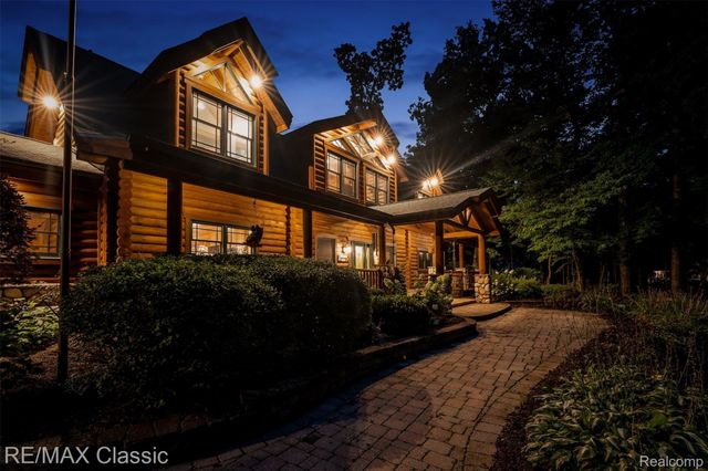 4489 Clara Louise Ct, Saline Township, MI 48176