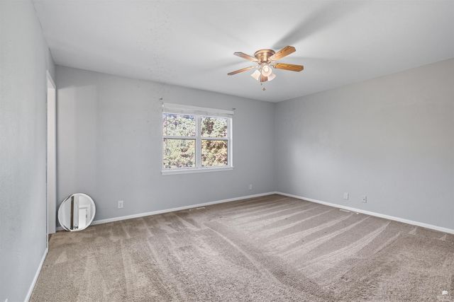 2772 Maplewood Circle, Manhattan, KS 66502