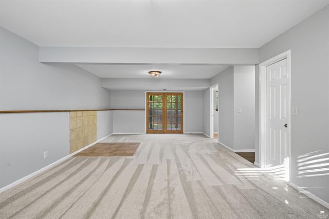 2772 Maplewood Circle, Manhattan, KS 66502